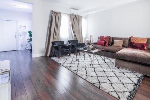 Apartment for rent Madrid, Spain 2 bedrooms, 120 sq.m. No. 122416 - photo 2