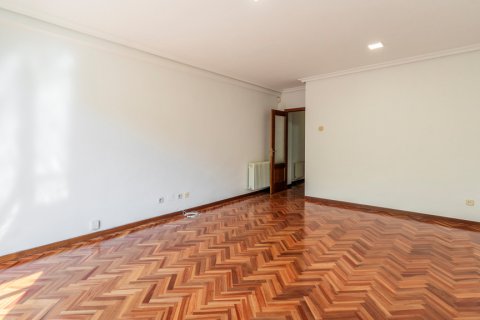 Huoneisto myytävänä Madrid, Espanja, 3 makuuhuonetta, 102 m2 No. 121966 - kuva 7
