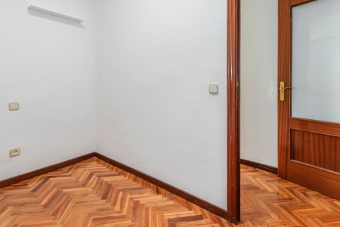 Huoneisto myytävänä Madrid, Espanja, 3 makuuhuonetta, 102 m2 No. 121966 - kuva 9