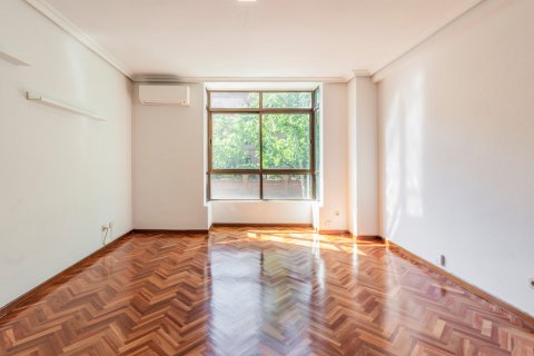 Huoneisto myytävänä Madrid, Espanja, 3 makuuhuonetta, 102 m2 No. 121966 - kuva 5