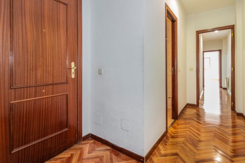 Huoneisto myytävänä Madrid, Espanja, 3 makuuhuonetta, 102 m2 No. 121966 - kuva 2
