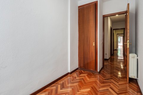 Huoneisto myytävänä Madrid, Espanja, 3 makuuhuonetta, 102 m2 No. 121966 - kuva 24