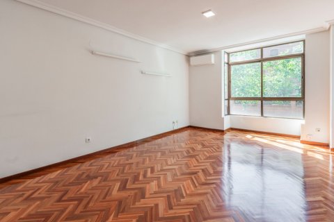 Huoneisto myytävänä Madrid, Espanja, 3 makuuhuonetta, 102 m2 No. 121966 - kuva 4