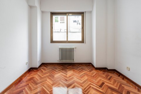 Huoneisto myytävänä Madrid, Espanja, 3 makuuhuonetta, 102 m2 No. 121966 - kuva 29