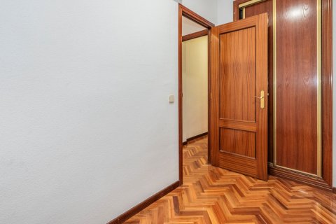 Huoneisto myytävänä Madrid, Espanja, 3 makuuhuonetta, 102 m2 No. 121966 - kuva 11