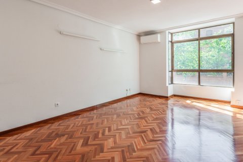 Huoneisto myytävänä Madrid, Espanja, 3 makuuhuonetta, 102 m2 No. 121966 - kuva 3