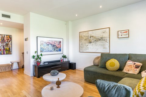 Dvīņu māja pārdošanā Madrid, Spānijā 4 istabas, 187 m2 Nr. 121431 - attēls 9