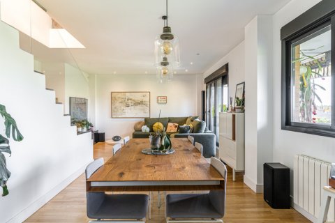 Dvīņu māja pārdošanā Madrid, Spānijā 4 istabas, 187 m2 Nr. 121431 - attēls 8