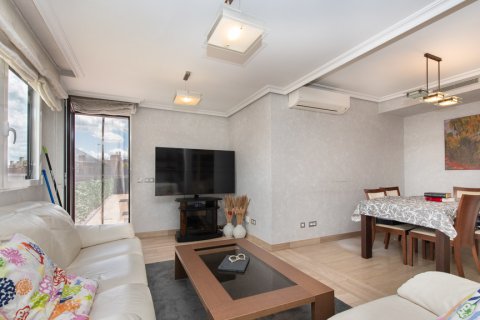 Продажа квартиры в Мадрид, Испания 2 спальни, 150м2 №121435 - фото 6