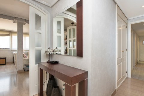 Продажа квартиры в Мадрид, Испания 2 спальни, 150м2 №121435 - фото 5