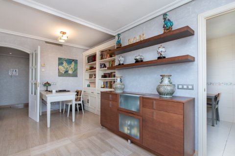 Продажа квартиры в Мадрид, Испания 2 спальни, 150м2 №121435 - фото 8