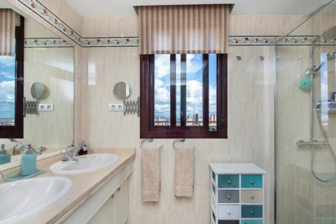 Продажа квартиры в Мадрид, Испания 2 спальни, 150м2 №121435 - фото 15