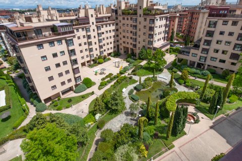 Продажа квартиры в Мадрид, Испания 2 спальни, 150м2 №121435 - фото 2