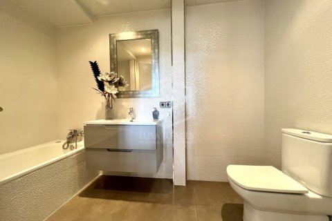 Apartment for rent Gava, Barcelona, Spain 3 bedrooms, 150 sq.m. No. 130893 - photo 20