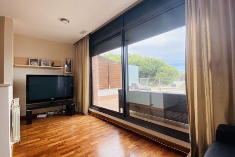 Townhouse for rent Castelldefels, Barcelona, Spain 4 bedrooms, 300 sq.m. No. 130892 - photo 29