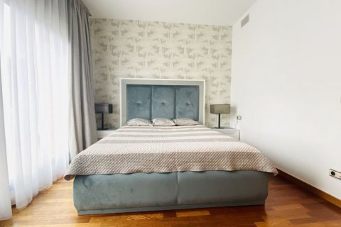 Townhouse for rent Castelldefels, Barcelona, Spain 4 bedrooms, 300 sq.m. No. 130892 - photo 21