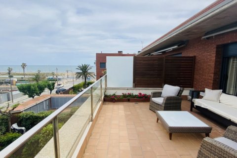 Townhouse for rent Castelldefels, Barcelona, Spain 4 bedrooms, 300 sq.m. No. 130892 - photo 30