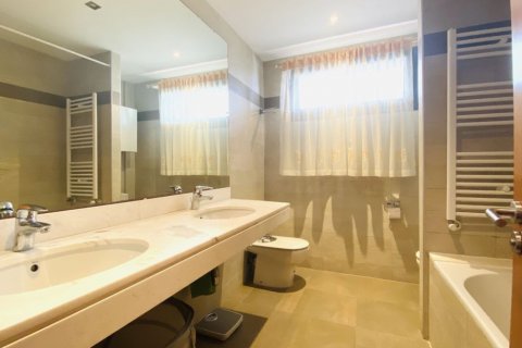 Townhouse for rent Castelldefels, Barcelona, Spain 4 bedrooms, 300 sq.m. No. 130892 - photo 25