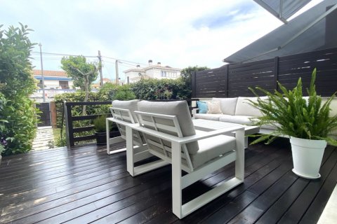Townhouse for rent Castelldefels, Barcelona, Spain 4 bedrooms, 300 sq.m. No. 130892 - photo 12