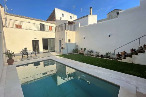 Townhouse for rent Sa Pobla, Mallorca, Spain 4 bedrooms, 322 sq.m. No. 130939 - photo 1