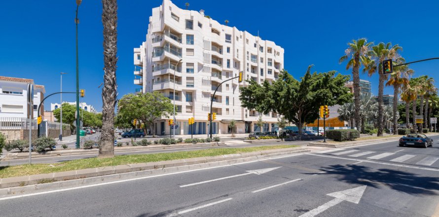 Квартира в Малага, Испания 4 спальни, 126м2 №124595