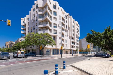 Продажа квартиры в Малага, Испания 4 спальни, 126м2 №124595 - фото 2