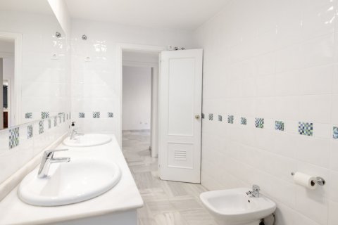 Apartment for sale Malaga, Spain 4 bedrooms, 231 sq.m. No. 124594 - photo 24