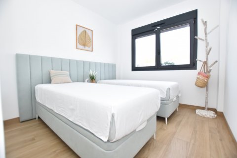 Apartment for sale Torrevieja, Alicante, Spain 2 bedrooms, 75 sq.m. No. 131689 - photo 3