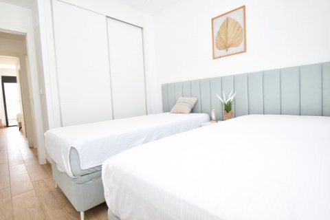 Apartment for sale Torrevieja, Alicante, Spain 2 bedrooms, 75 sq.m. No. 131689 - photo 4