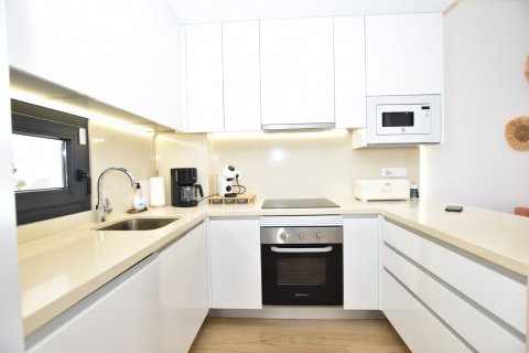 Apartment for sale Torrevieja, Alicante, Spain 2 bedrooms, 75 sq.m. No. 131689 - photo 12