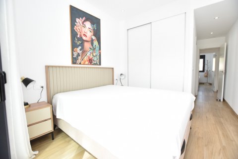 Apartment for sale Torrevieja, Alicante, Spain 2 bedrooms, 75 sq.m. No. 131689 - photo 9
