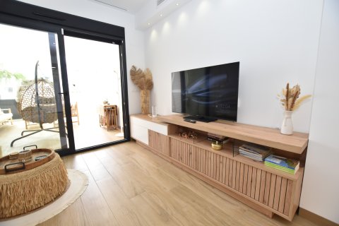 Huoneisto myytävänä Torrevieja, Alicante, Espanja, 2 makuuhuonetta, 75 m2 No. 131689 - kuva 19