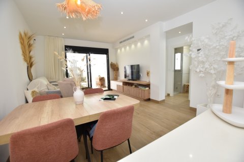 Huoneisto myytävänä Torrevieja, Alicante, Espanja, 2 makuuhuonetta, 75 m2 No. 131689 - kuva 21