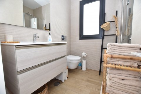 Apartment for sale Torrevieja, Alicante, Spain 2 bedrooms, 75 sq.m. No. 131689 - photo 5