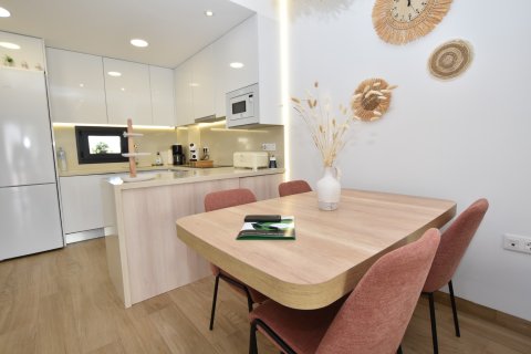 Apartamento en venta en Torrevieja, Alicante, España 2 dormitorios, 75 m2 No. 131689 - foto 17