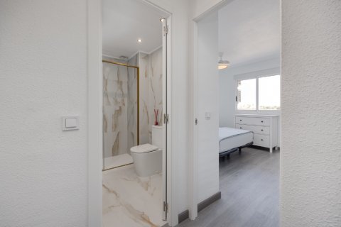 Huoneisto myytävänä Punta Prima, Alicante, Espanja, 2 makuuhuonetta, 75 m2 No. 131684 - kuva 16