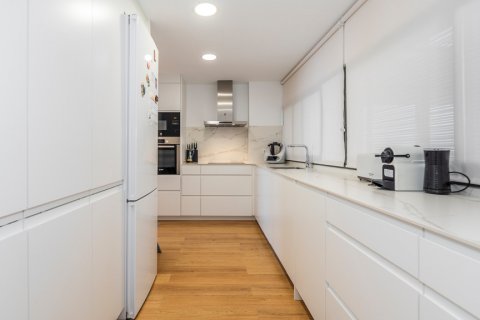 Продажа квартиры в Мадрид, Испания 3 спальни, 114м2 №121784 - фото 14