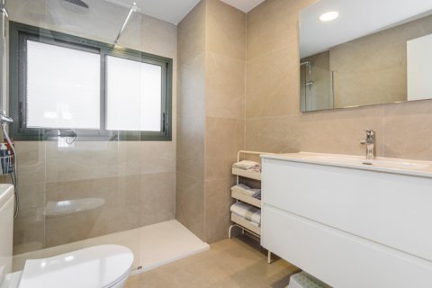 Продажа квартиры в Мадрид, Испания 3 спальни, 114м2 №121784 - фото 4