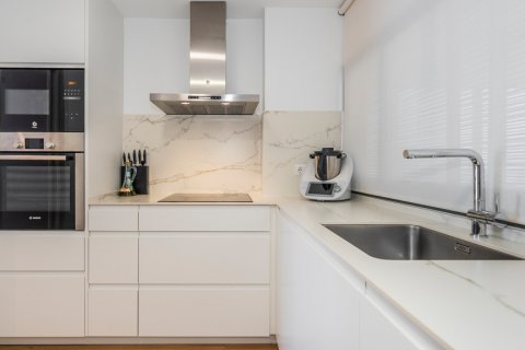 Продажа квартиры в Мадрид, Испания 3 спальни, 114м2 №121784 - фото 15
