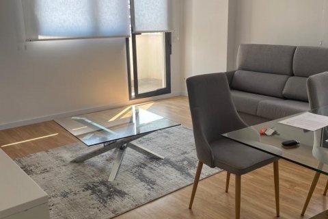 Dzīvoklis īrēšanai Alicante, Spānijā 2 istabas, 80 m2 Nr. 129669 - attēls 2