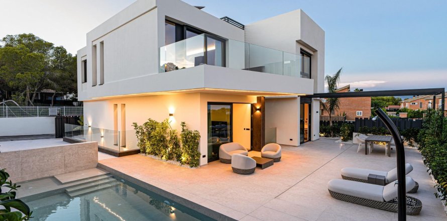 Villa i La Nucia, Alicante, Spanien 4 sovrum, 342 kvm. Nr. 128477