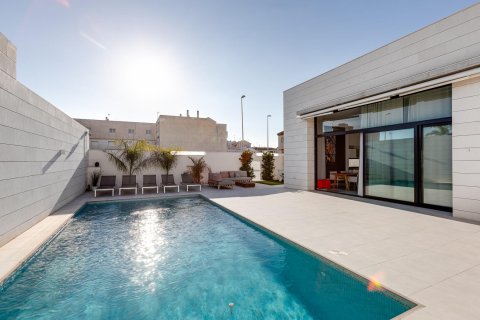 Villa for sale Pilar de la Horadada, Alicante, Spain 3 bedrooms, 111 sq.m. No. 128473 - photo 3