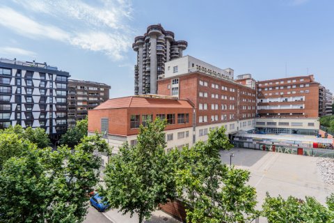Продажа квартиры в Мадрид, Испания 1 спальня, 67м2 №124718 - фото 25