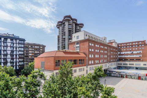 Продажа квартиры в Мадрид, Испания 1 спальня, 67м2 №124718 - фото 27
