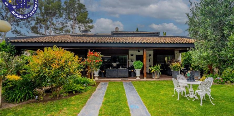 Villa Paterna, Valencia, Spain 6 bedrooms, 291 sq.m. No. 124715
