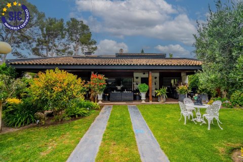 Villa till salu Paterna, Valencia, Spanien 6 sovrum, 291 kvm. Nr. 124715 - foto 1