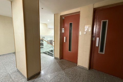 Apartment for sale Madrid, Spain 3 bedrooms, 84 sq.m. No. 124719 - photo 24