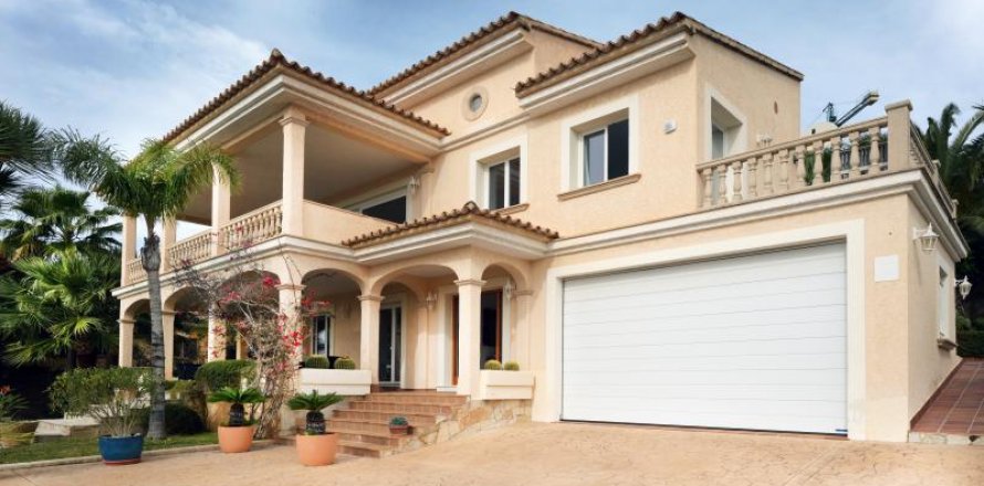 Villa Santa Ponsa, Mallorca, Spanien 4 Schlafzimmer, 220 m2 Nr. 127044