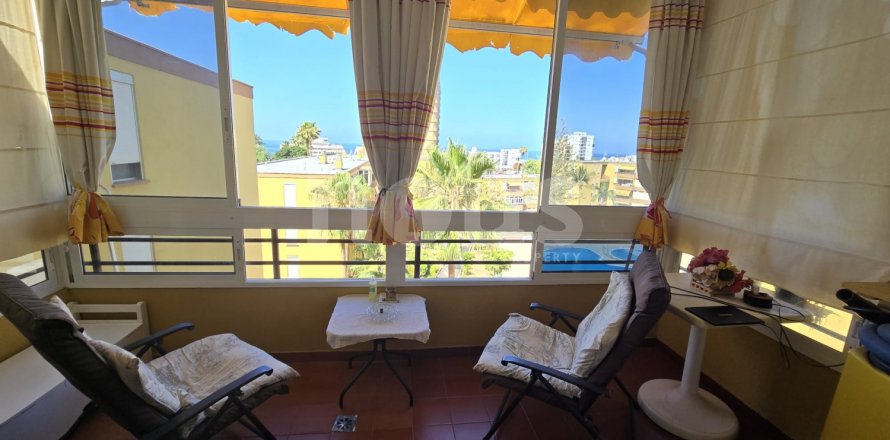 Penthouse Los Cristianos, Tenerife, Spain 3 bedrooms, 109 sq.m. No. 127587