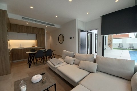 Huvila myytävänä Pilar de la Horadada, Alicante, Espanja, 3 makuuhuonetta, 83 m2 No. 125906 - kuva 6